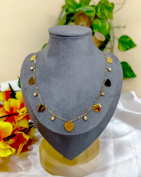 Anti_Tarnish_-Gold-Plated_Stainless-Steel_Heart_Shaped_Necklace