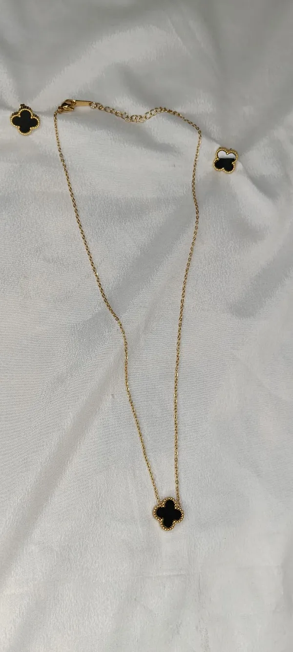 Clover_Elegance_Pendant_Set_(Variable-1)
