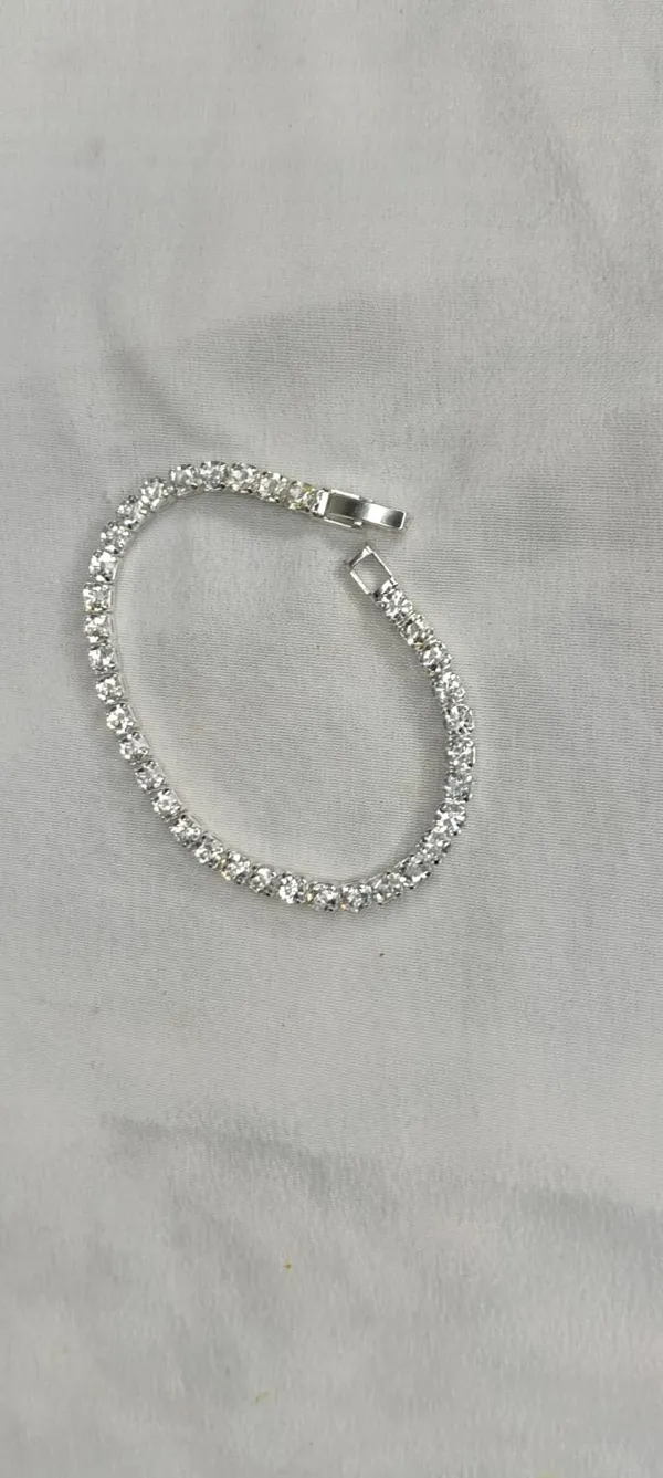 Classic_Crystal_Tennis_Bracelet