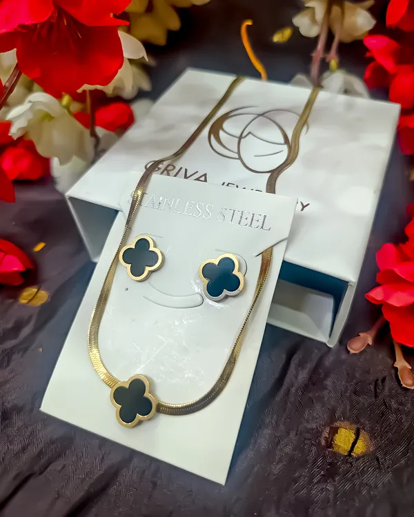 Clover_Cham_Elegance_Pendant_Set