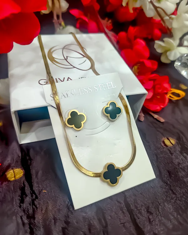 Clover_Cham_Elegance_Pendant_Set