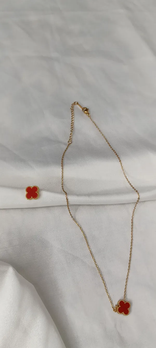 Clover_Elegance_Pendant_Set_(Variable-2)