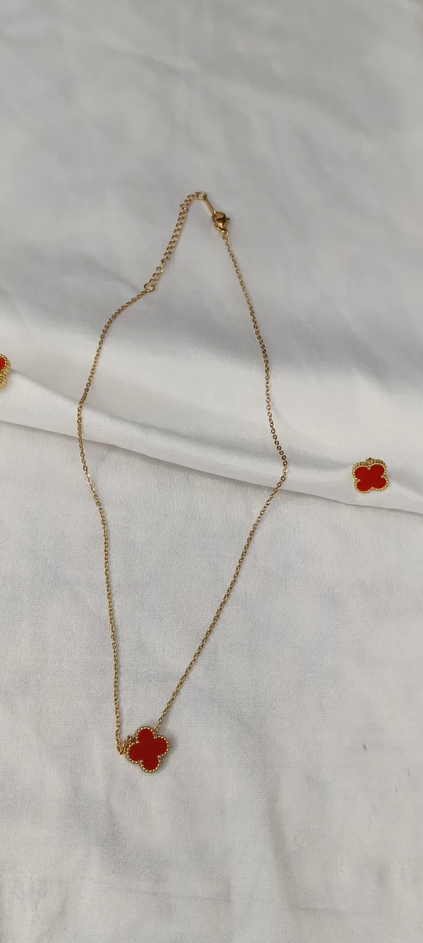 Clover_Elegance_Pendant_Set_(Variable-2)
