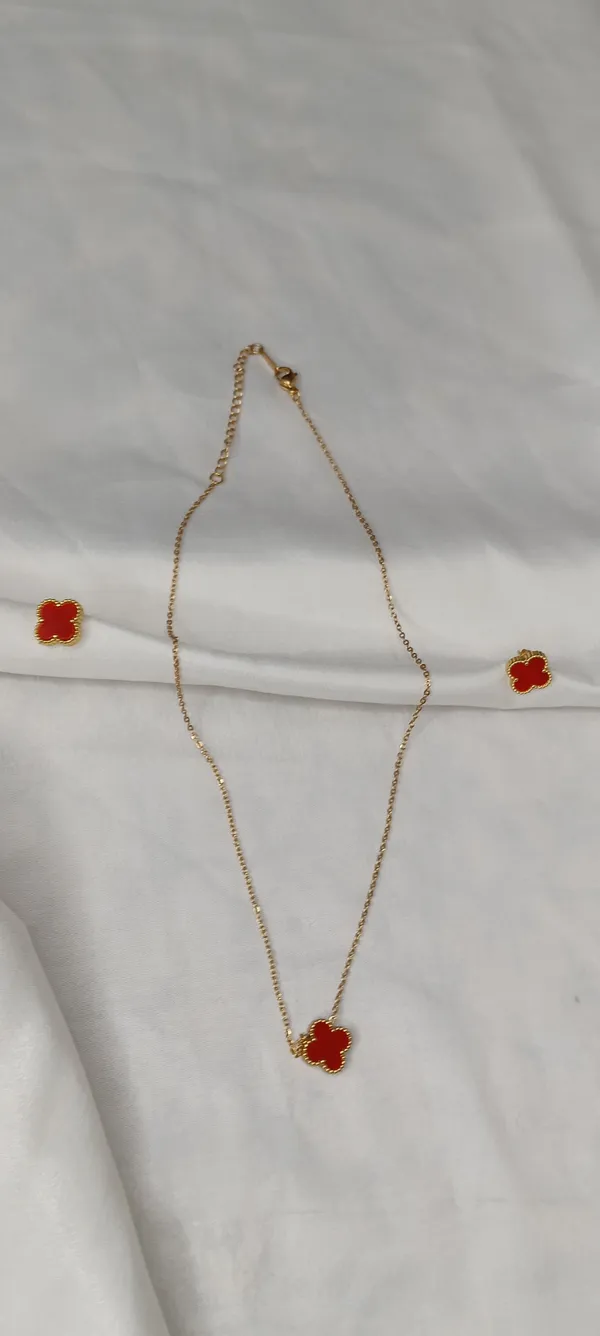 Clover_Elegance_Pendant_Set_(Variable-2)