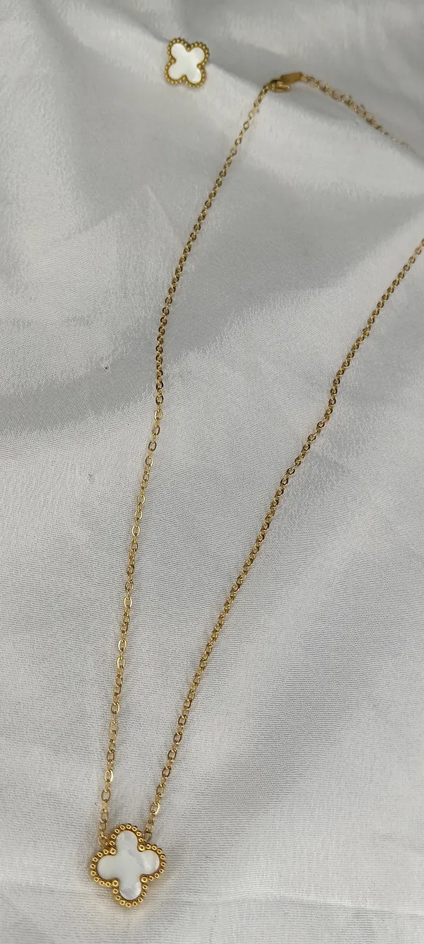 Clover_Elegance_Pendant_Set_(Variable-3)