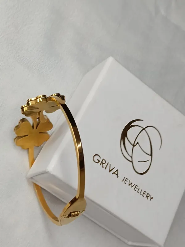Floral_Charm_Bracelet
