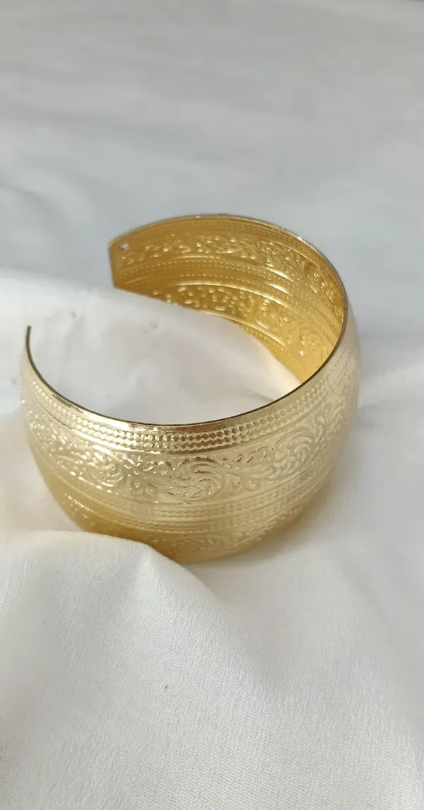 Golden_Regal_Cuff_[Variable-2]