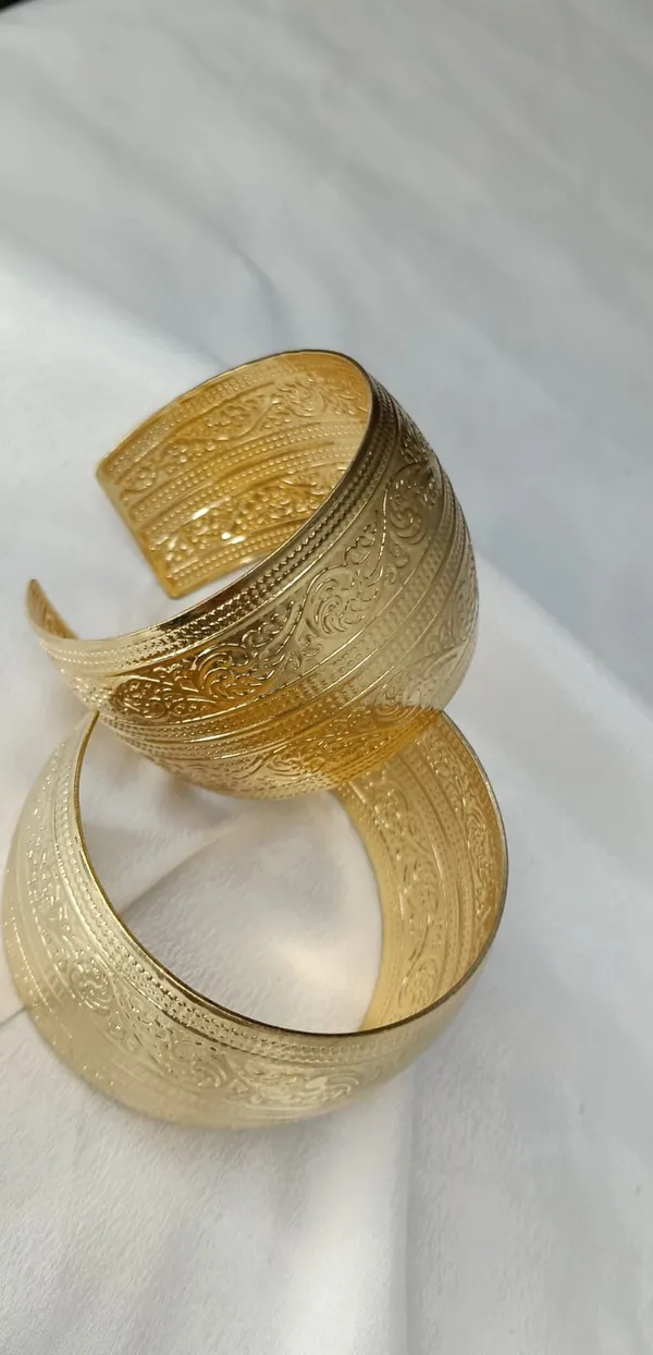 Golden_Regal_Cuff_[Variable-2]