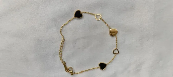 Eternal_Hearts_Charm_Bracelet