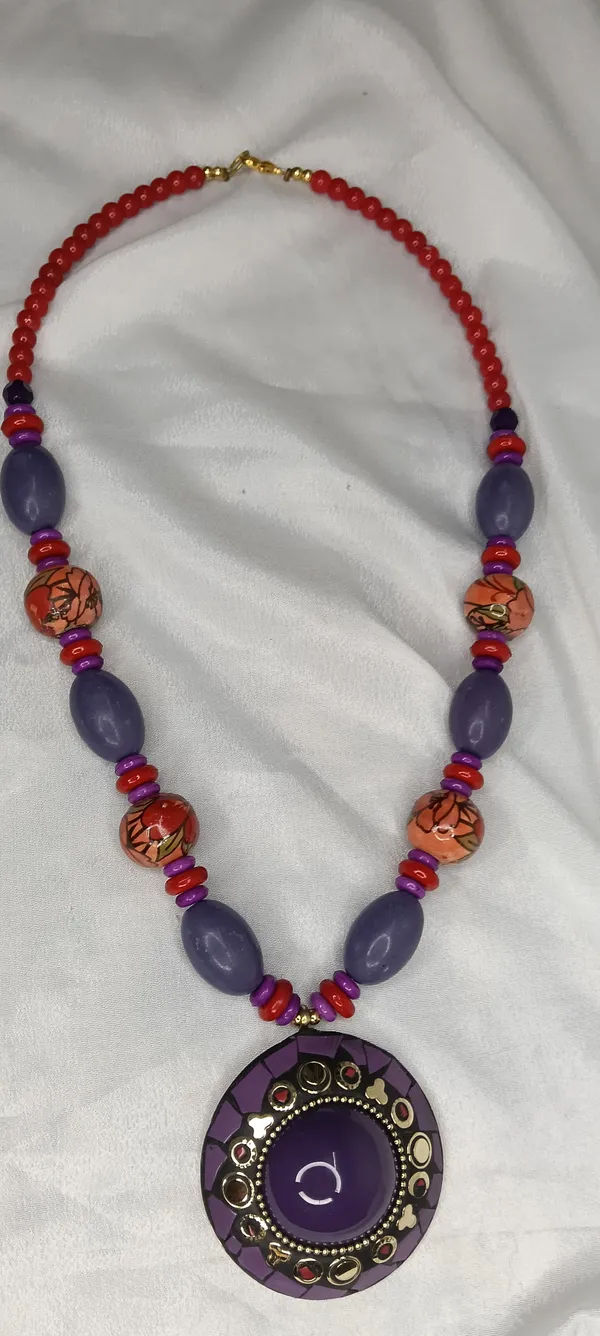 Ethereal_Medallion_Necklace_(Variable-5)