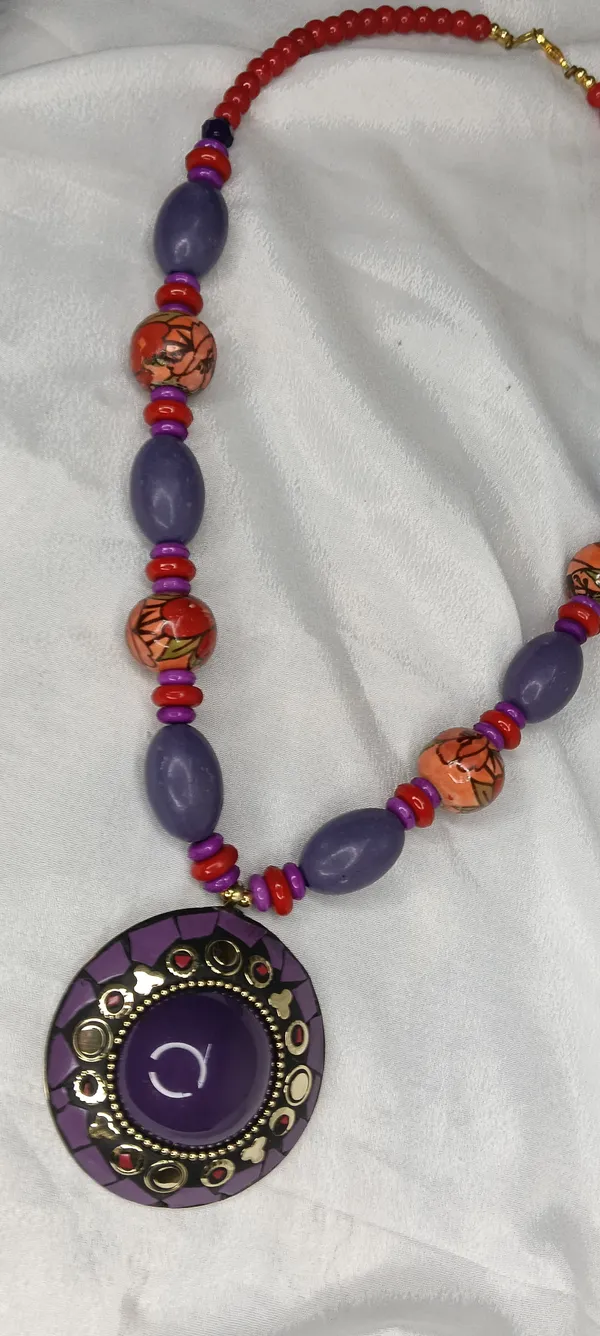 Ethereal_Medallion_Necklace_(Variable-5)