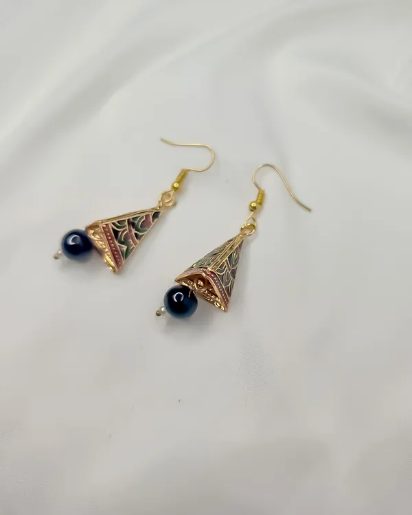 Golden_Pyramid_Drop_Earrings______________(Variable-2)
