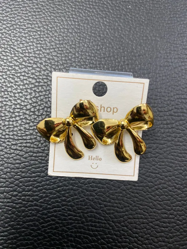 Golden_Bow_Drop_Earrings