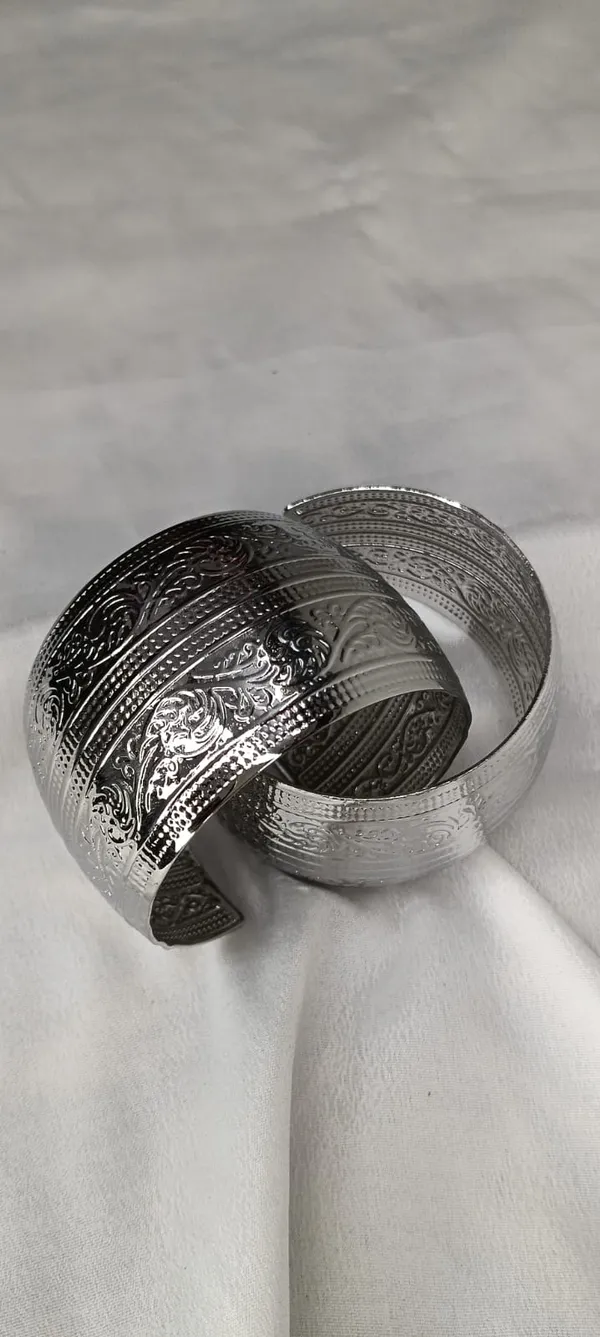 Silver_Regal_Cuff_[Variable-1]
