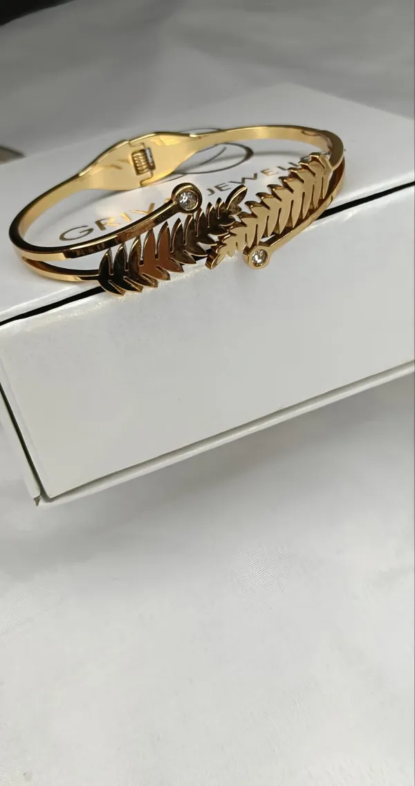 Leaf_Luxe_Charm_Bracelet
