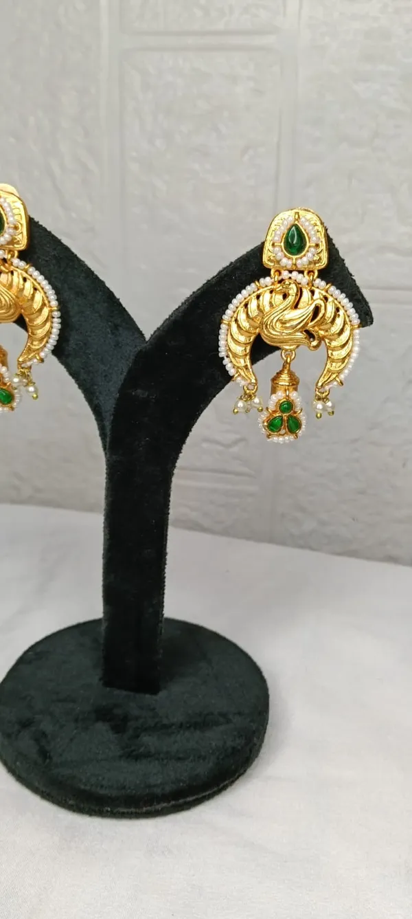 Valley_Swirl_Chandbalis__Earrings__[Variable-1]