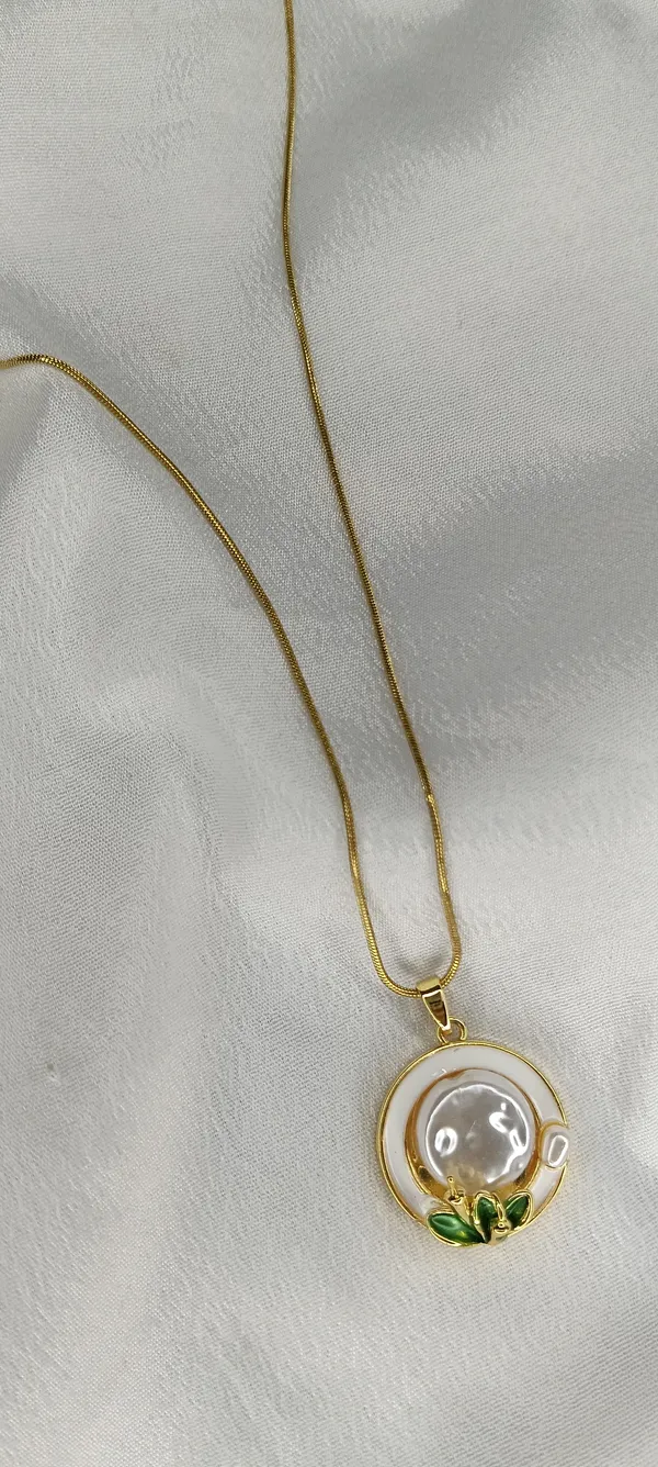 Pearl_Aura_Leaf_Necklace