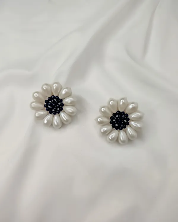 Pearl_Blossom_Stud_Earrings