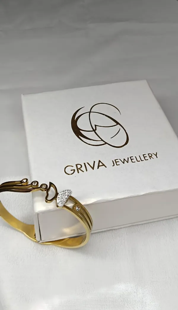 Golden_Butterfly_Sparkle_Bracelet