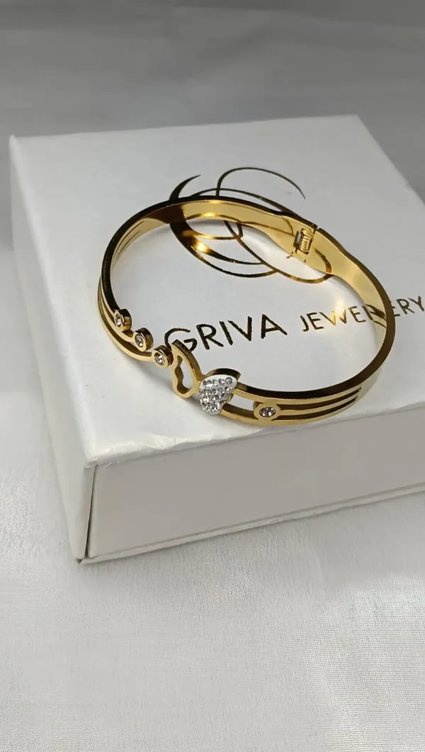 Golden_Butterfly_Sparkle_Bracelet