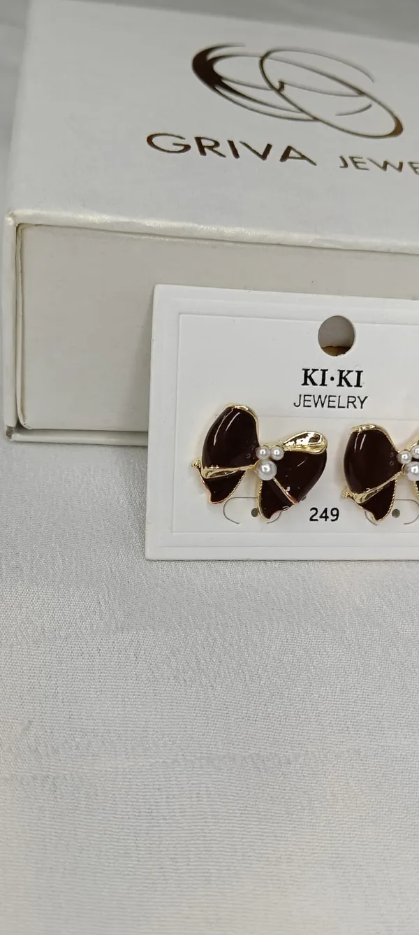 Choco_Pearl_Bow_Studs_Earrings_[Variable-1]