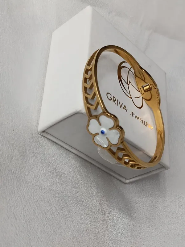 Blossom_Glow_Bracelet
