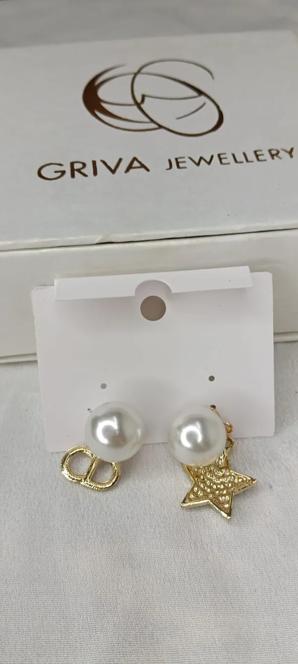 Crystal_Star_Mismatch_Pair_Earrings