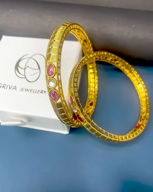 Ruby_Glow_Kada_Bracelet