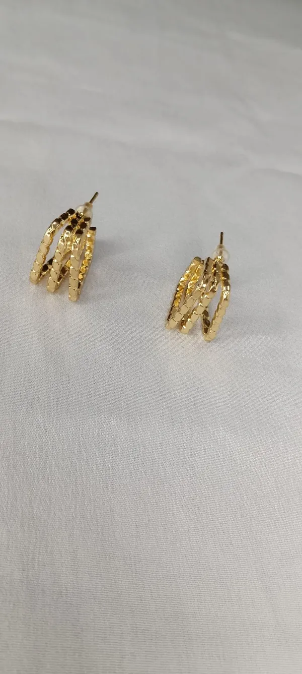 Golden_Prism_Studs_Earrings_[Variable-1]