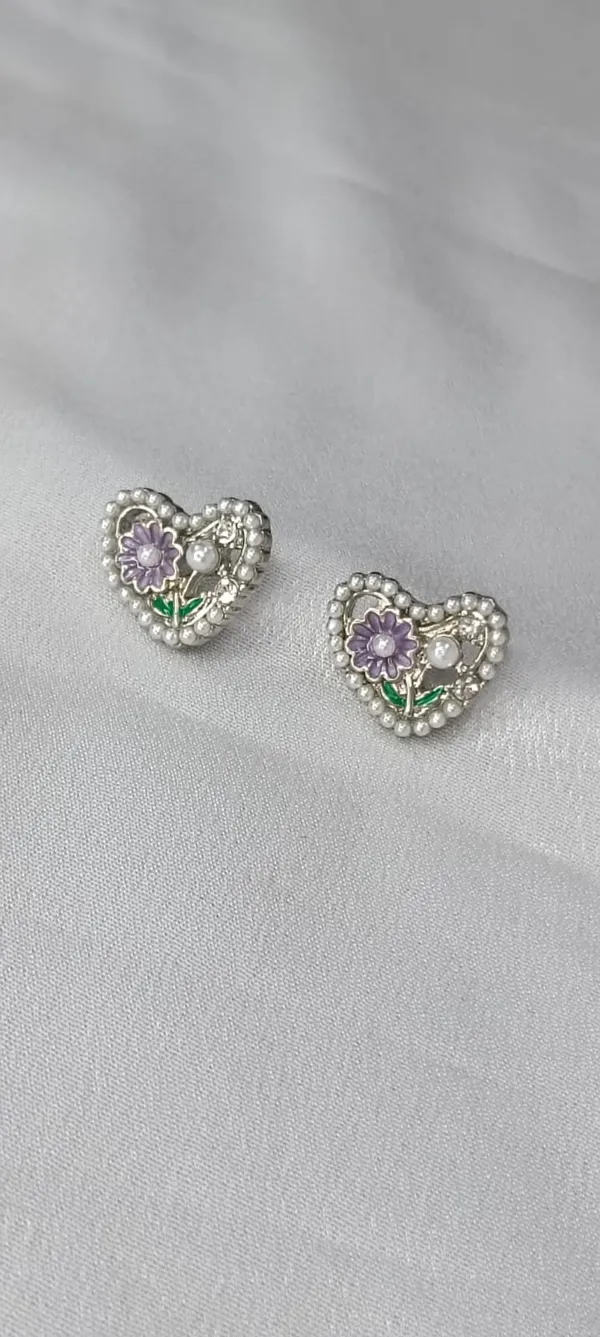 Pearl-Edge_Floral_Heart_Earrings