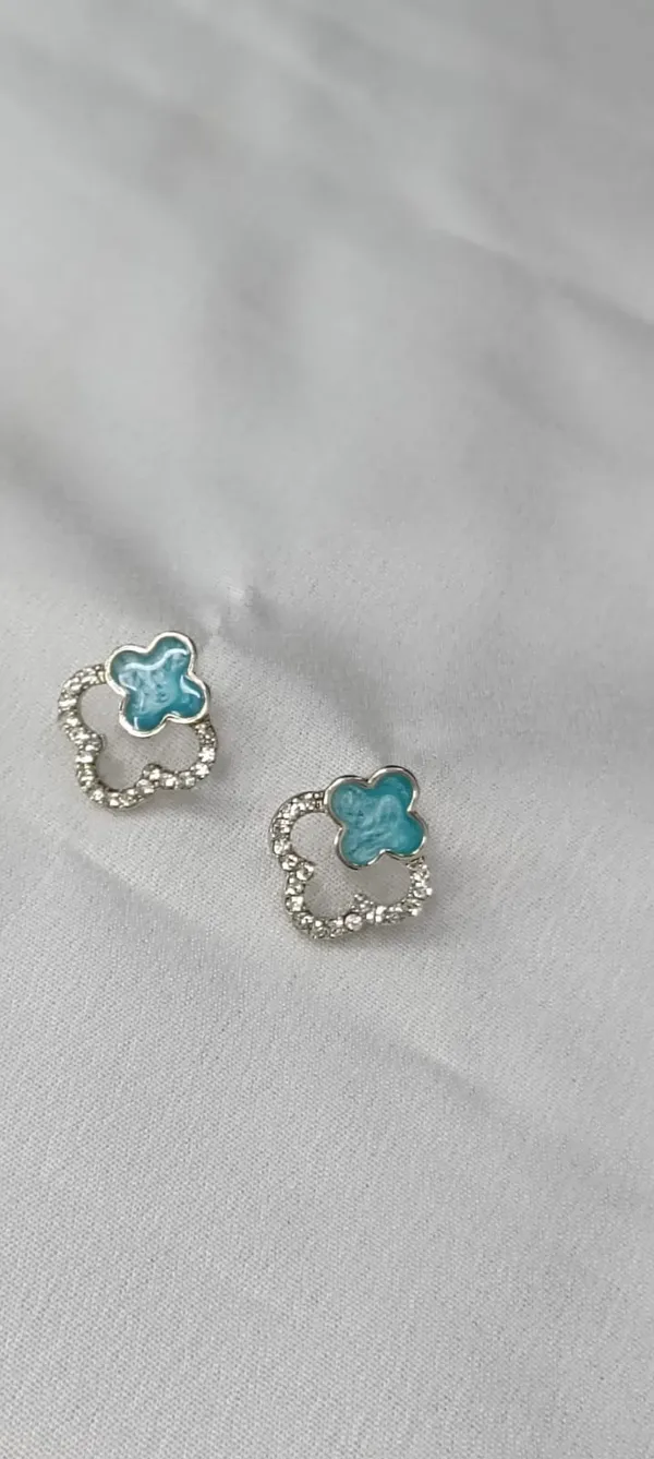 Aqua_Clover_Sparkle_Studs_Earrings