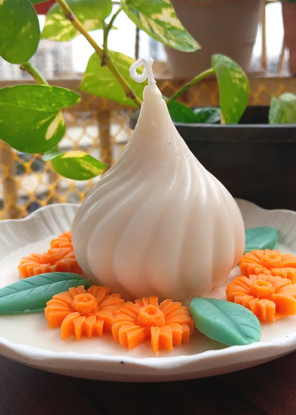 Buy_Bappa_Blessings_Modak_Candle_Online_India_|_Handmade_Floral_Soy_Wax_Candle_|_Mishri_Misthi_Blessing_Candles