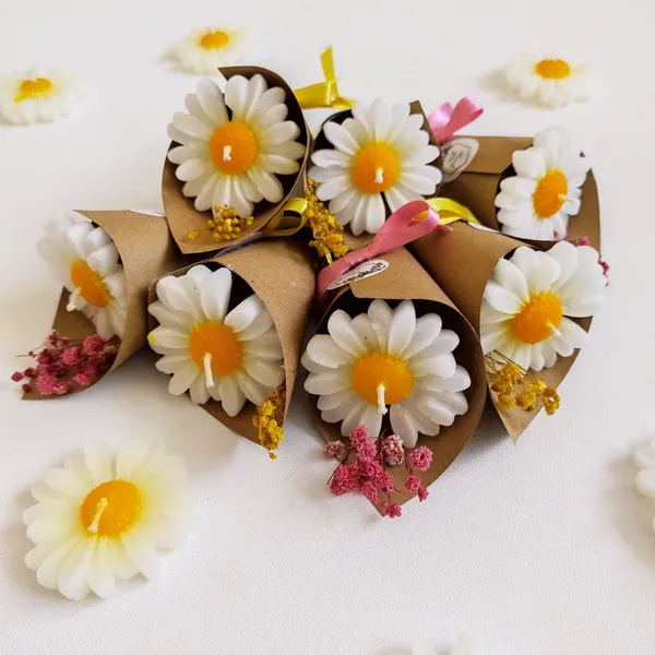 Buy_Daisy_Bouquet_Candle_Online_India_|_Floral_Handmade_Scented_Soy_Wax_Candle_|_Mishri_Misthi_Blessing_Candles