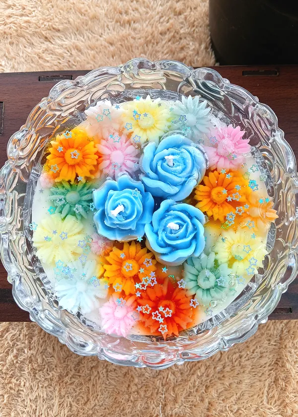 Buy_Rainbow_Rose_Blossom_Bowl_Candle_Online_India_|_Handmade_Floral_Soy_Wax_Candle_|_Mishri_Misthi_Blessing_Candles