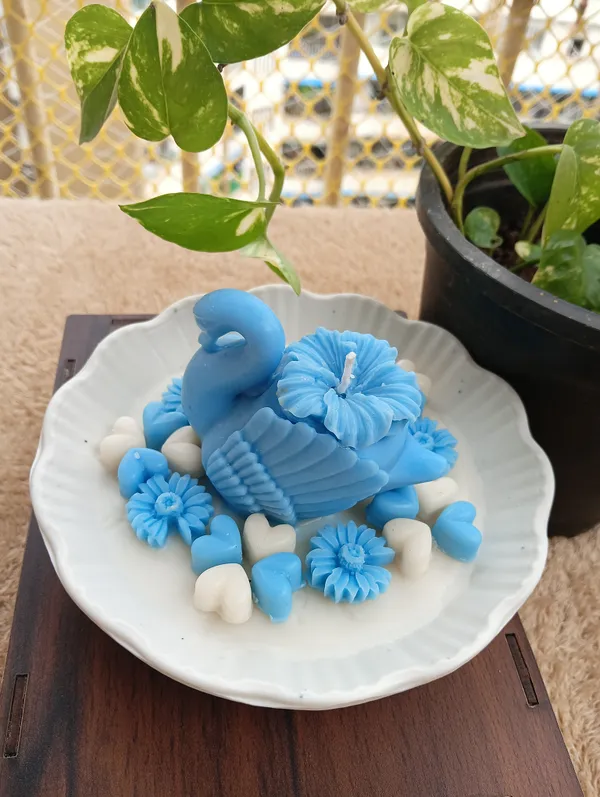 Buy_3D_Swan_with_heart_plater_Candle__|_Premium_Handmade_Decorative_Soy_Wax_Candle_|_Mishri_Misthi_Blessing_Candles