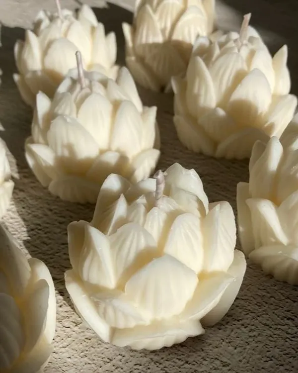 Buy_Lotus_Candle_Online_India_|_Sandalwood_Jasmine_Scented_Handmade_Candle_for_Pooja_|_Mishri_Misthi_Blessing_Candles