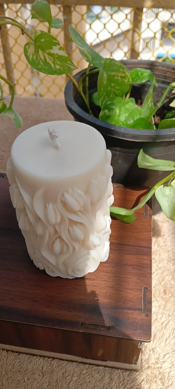 Buy_Tulip_Flower_Pillar_Candle_Online_India_|_Handmade_Carved_Soy_Wax_Candle_|_Mishri_Misthi_Blessing_Candles