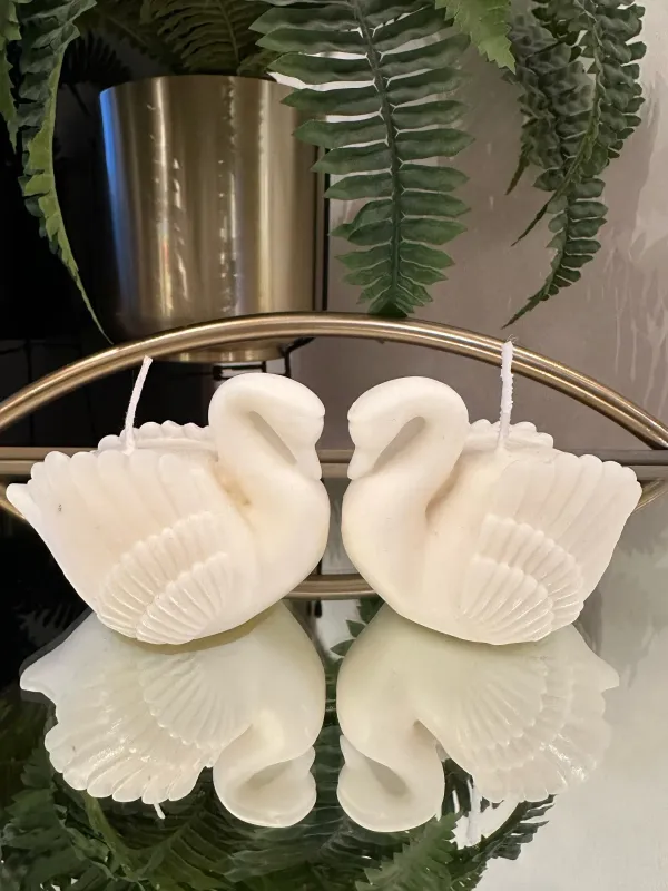 Buy_3D_Swan_Figure_Candle_Online_India_|_Handmade_Decorative_Soy_Wax_Candle_|_Mishri_Misthi_Blessing_Candles