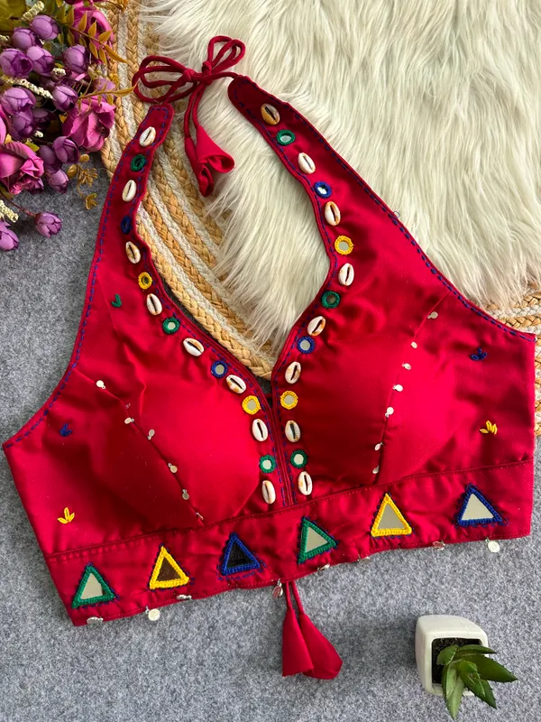 A_blouse_made_to_twirl,_sparkle,_and_stand_out_this_Navratri!