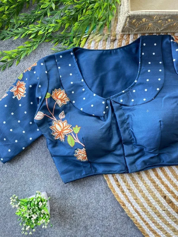 A_statement_blouse_with_soulful_traditional_detailing