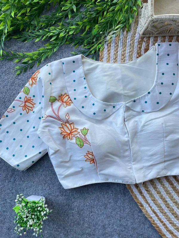 A_statement_blouse_with_soulful_traditional_detailing