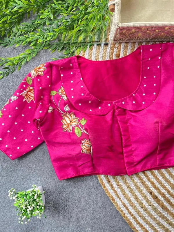 A_statement_blouse_with_soulful_traditional_detailing