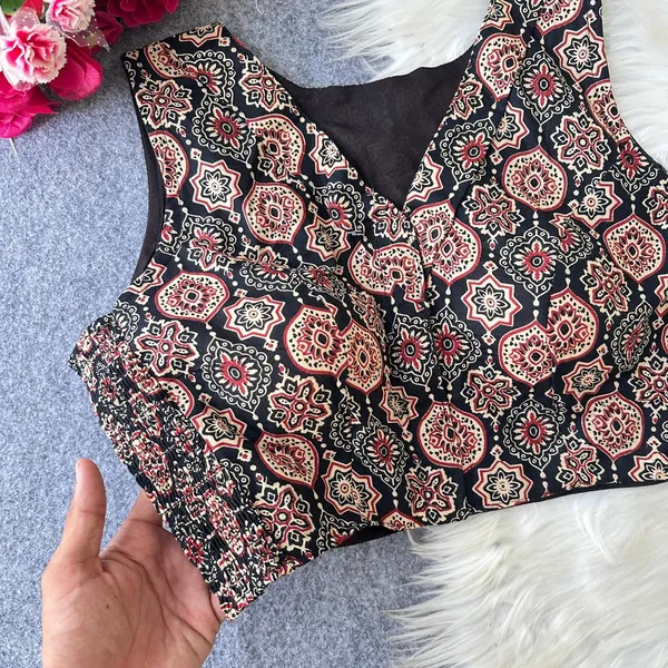Ajrakh_Print_Flexi_Fit_Sleeveless_Blouse