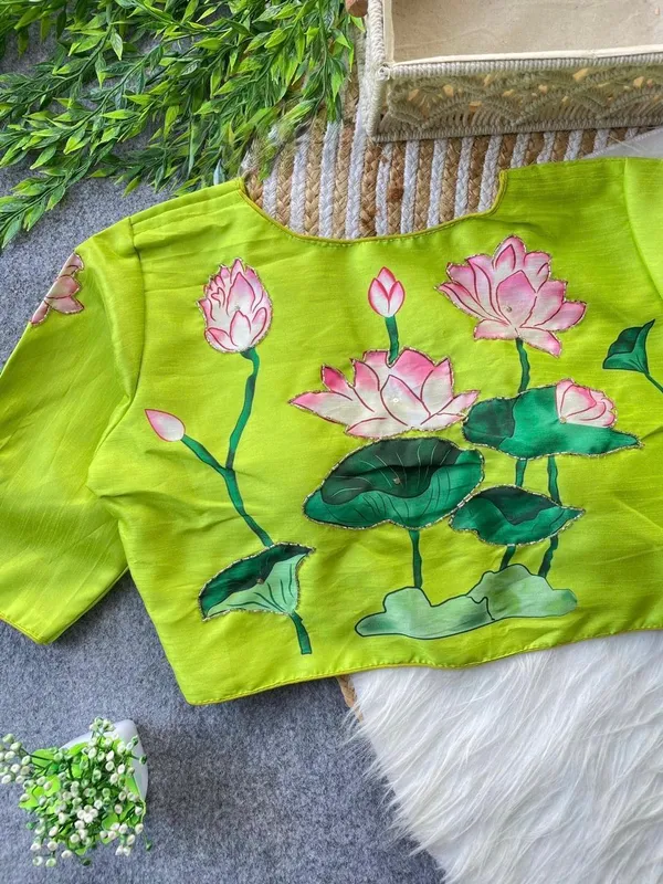 Designer_Ethnic_Blouse_with_Floral_Artwork