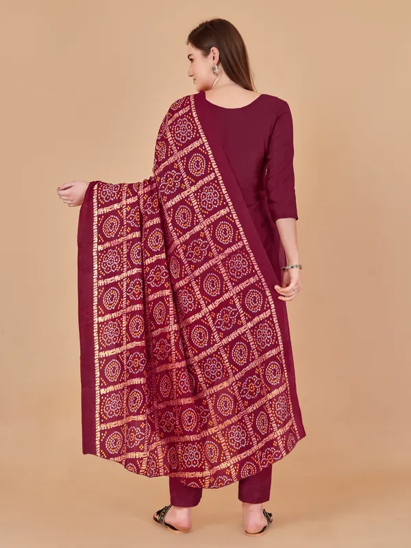 Designer_Ethnic_Suit_Fabric_Set_with_Thread_Embroidery_and_Bandhej_Dupatta