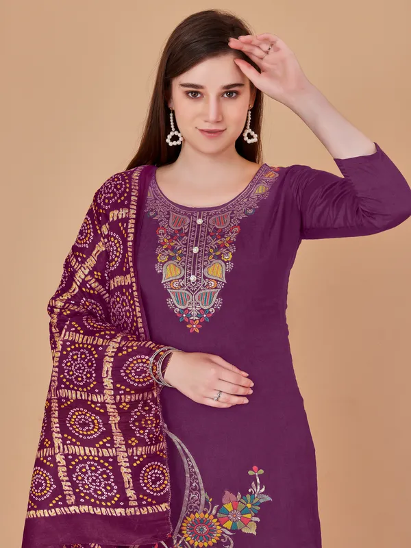 Designer_Ethnic_Suit_Fabric_Set_with_Thread_Embroidery_and_Bandhej_Dupatta