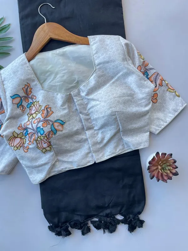 Designer_Handwork_Crafted_Blouse_with_Khadi_Cotton_Saree