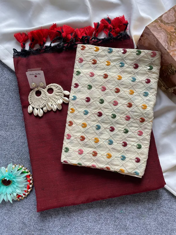 Elegant_Embroidery_Statement_Blouse_with_Saree