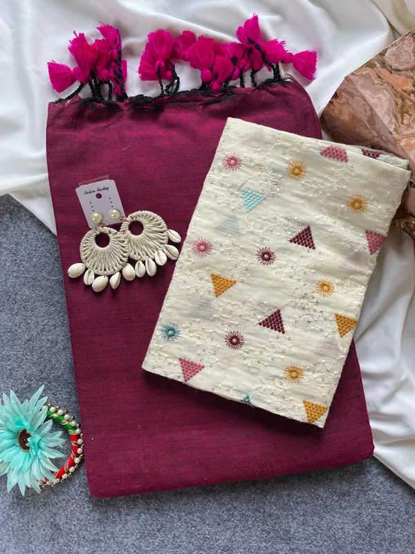 Elegant_Embroidery_Statement_Blouse_with_Saree