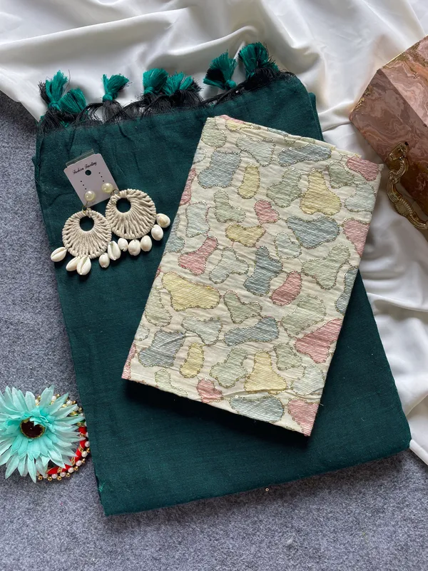 Elegant_Embroidery_Statement_Blouse_with_Saree
